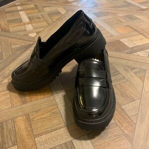 Shoe Dazzle Penny Loafers